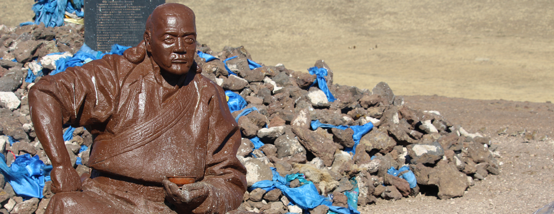 Торой бандийн хөшөө